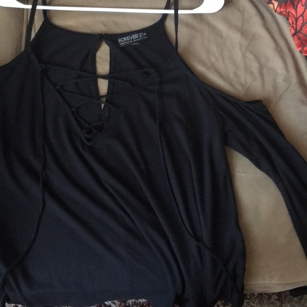 Cold shoulder F21+ top